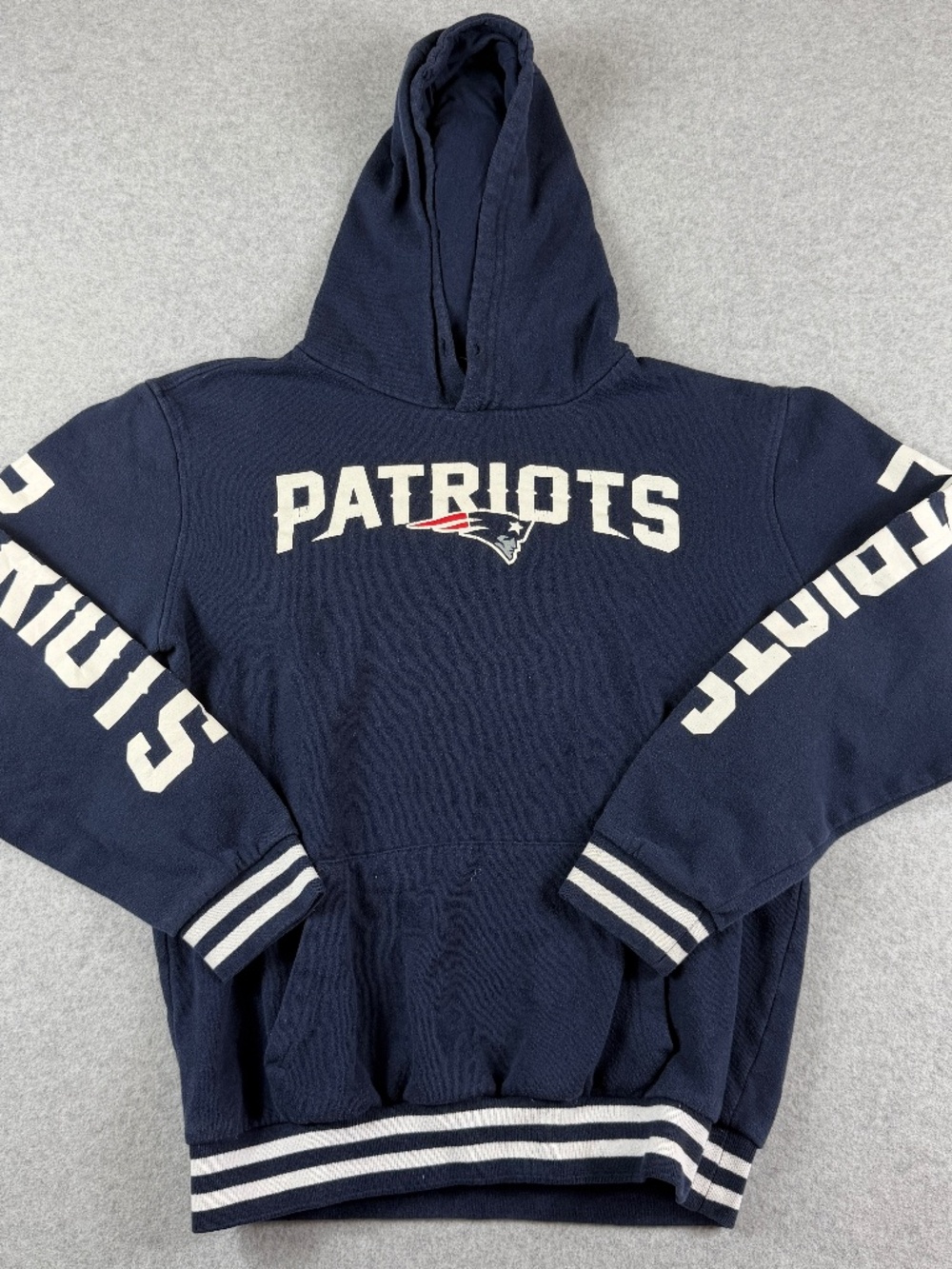 New England Patriots Hoodie M Blue Striped Sleeve Print NFL Apparel Pullover